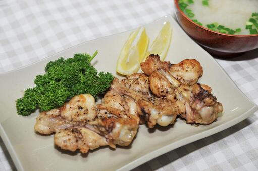 美味しそうなチキンの手羽元焼き チキンの手羽元焼き,料理,手羽元の写真素材