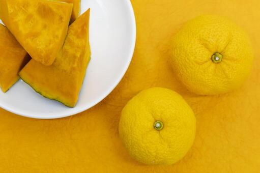 冬至　かぼちゃと柚子 冬至,かぼちゃ,柚子の写真素材