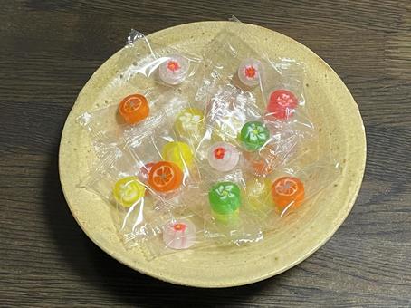 お菓子 お菓子 お菓子,飴,皿の写真素材