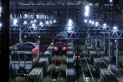 綺麗に撮れた名古屋駅の電車０１ 電車,路線,夜景の写真素材