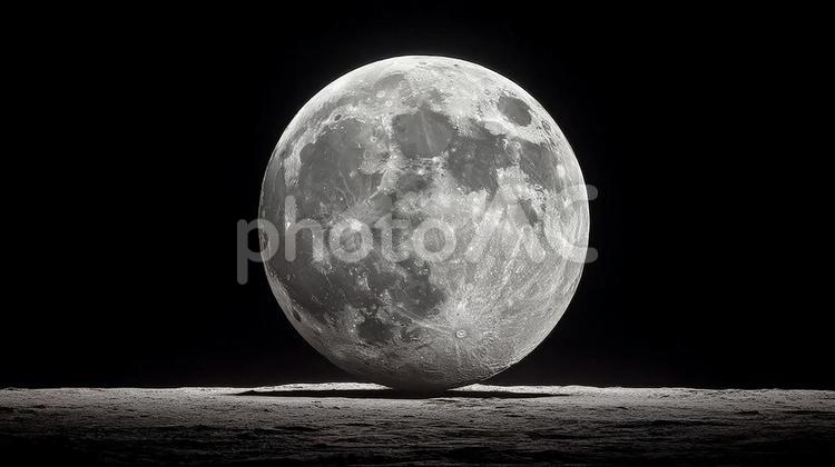 黒い背景に映える、神秘的な月の姿 月,満月,夜空の写真素材