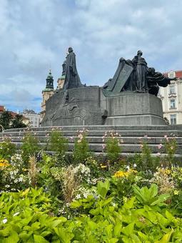 プラハ旧市街広場 プラハ旧市街広場,プラハ,ヤン・フスの像の写真素材