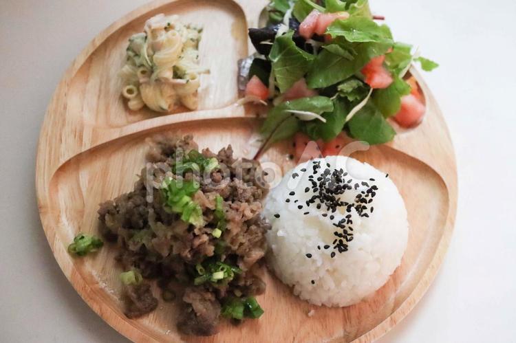 プレートランチ　ヘルシーメニュー　ー　食事　食べ物 サラダ,スープ,ベジタブルの写真素材