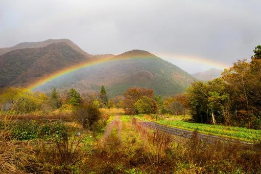 虹⒀ 虹,七色,山の写真素材