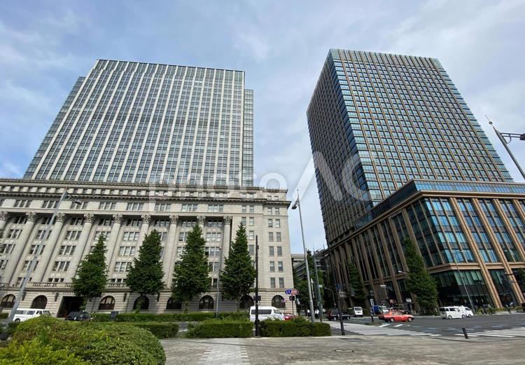 東京二重橋ビル街の風景・皇居前 ビル群,三菱,財閥の写真素材