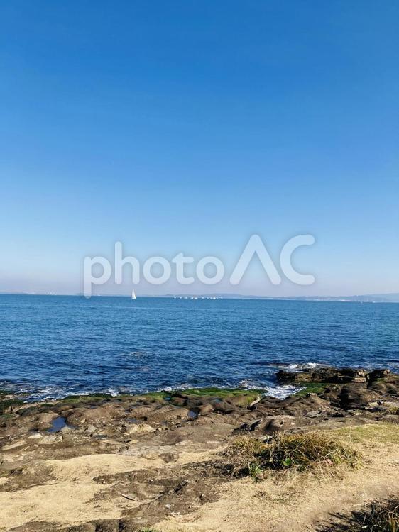 空・海背景　青空と青くて綺麗な海岸 日本,海,空の写真素材