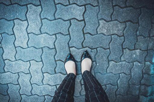 女性の足元 女性の足元の写真