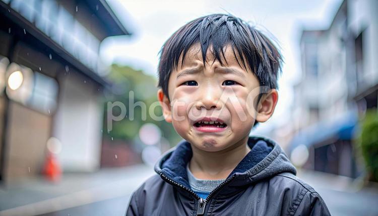 泣き顔の日本人の男の子 涙,男の子,日本人の写真素材
