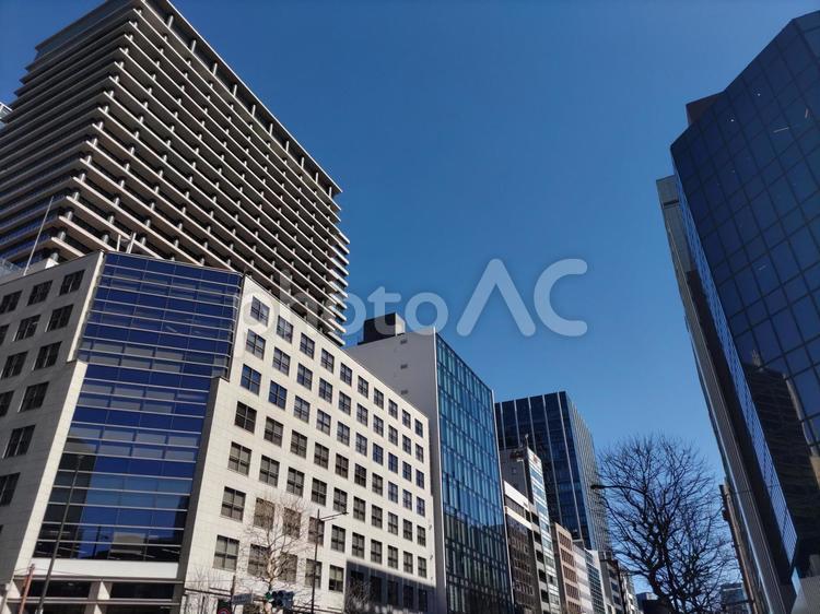 東京西新橋のビル街の風景 新橋,東京,ビル街の写真素材
