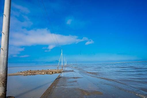 熊本県　宇土市　長部田海床路の風景 長部田海床路,宇土,海中道路の写真素材