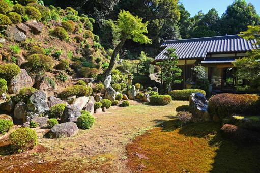 西尾の吉良家の菩提寺「片岡山 華蔵寺」 西尾の吉良家の菩提寺「片岡山 華蔵寺」 華蔵寺,菩提寺,吉良上野介義央の写真素材