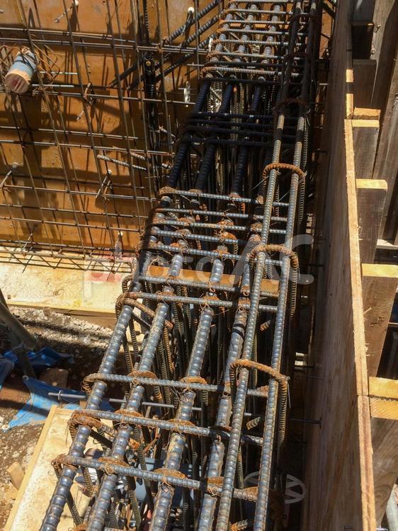 基礎梁の背筋と型枠 鉄筋,基礎,梁の写真素材
