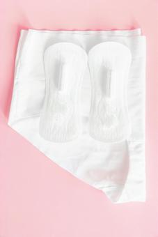 ショーツと生理用ナプキン 生理,月経,生理用品の写真素材