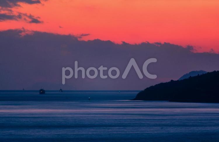 夕暮れの瀬戸内海 瀬戸内海,冬,夕焼けの写真素材