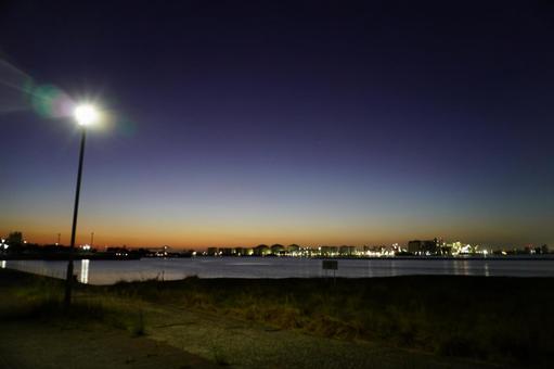 夜景 千葉みなと,夕景,日暮れの写真素材