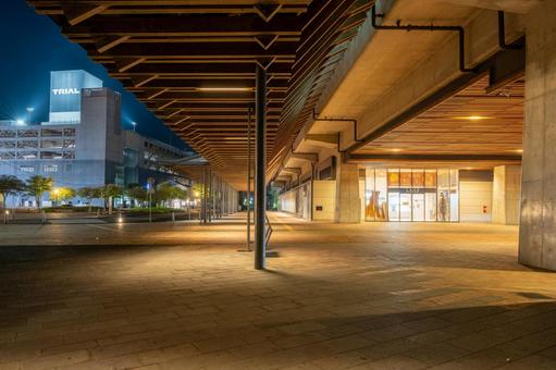 日豊本線 夜の日向市駅 日豊本線 夜の日向市駅 日向市駅,駅,日豊本線の写真素材