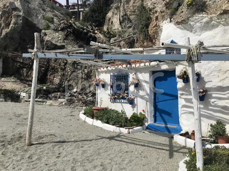 スペイン、ネルハの海沿いの家 海外,欧州,ヨーロッパの写真素材