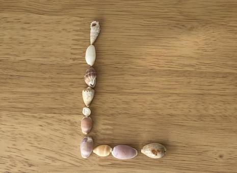 貝殻　アルファベット　L 貝殻,アルファベット,lの写真素材