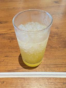 氷の入ったドリンク 氷の入ったドリンク ドリンク,ストロー,ドリンクバーの写真素材
