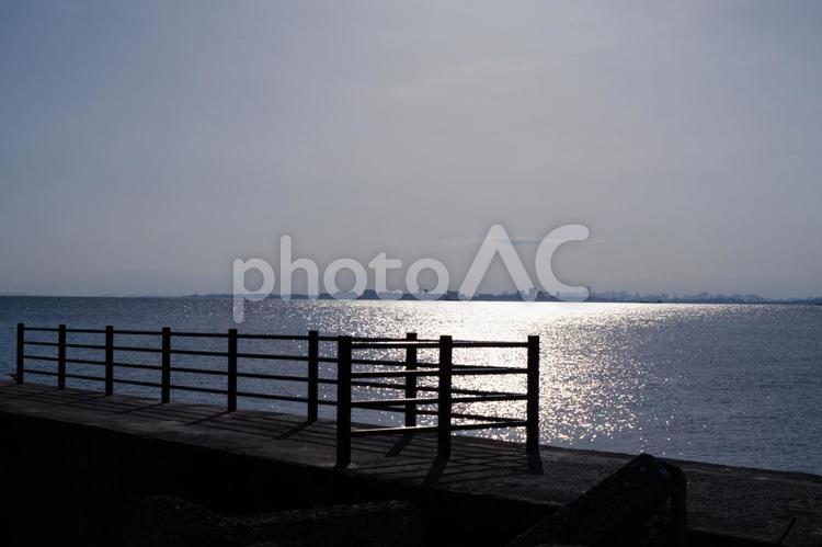 行き止まりの桟橋 海,青,日光の写真素材