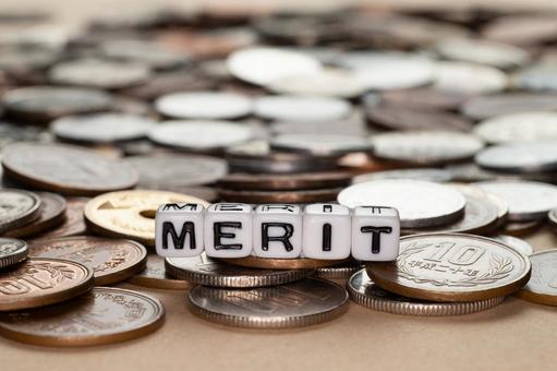MERITのアルファベットビーズとコイン MERITのアルファベットビーズとコイン メリット,ビジネス,アルファベットの写真素材