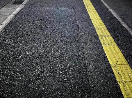 深夜の歩道 深夜の歩道の写真