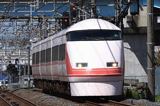 100系「きぬ」〜いちごスペーシア〜 スペーシア,電車,スカイツリーラインの写真素材