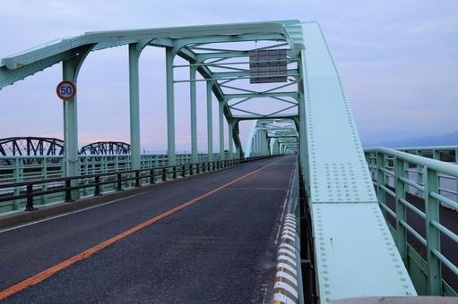 鉄橋 鉄橋 鉄橋,アスファルト,高架橋の写真素材