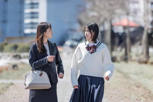 親子の会話 親子の会話 母親,娘,親子の写真素材