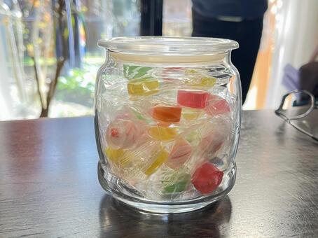 瓶に詰めたあめ ビン,ガラス製,飴の写真素材