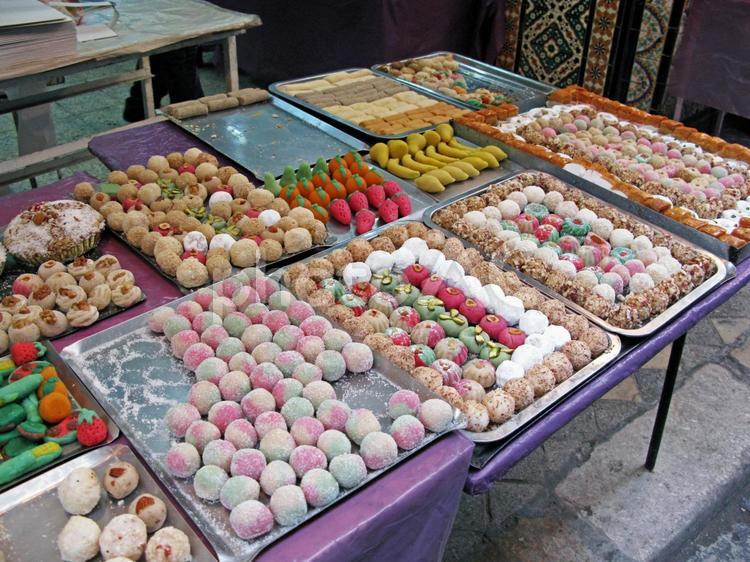 チュニス　メディナ（旧市街）　お菓子 チュニジア,チュニス,メディナの写真素材