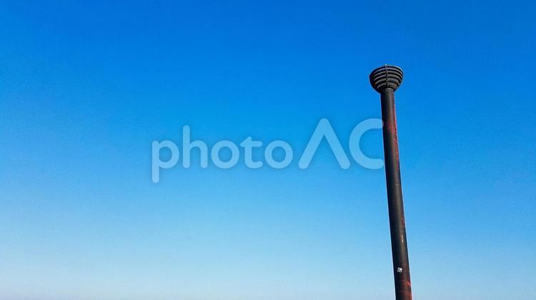 快晴の空と街灯 そよ風,スカイブルー,ブルーの写真素材