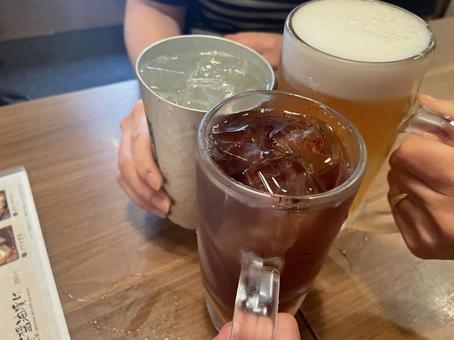 乾杯 乾杯 乾杯,お祝い,集まりの写真素材