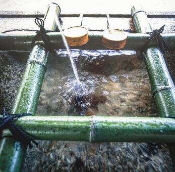 神社の手水舎1 神社,水,清らかの写真素材