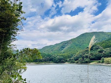 呉ダム　秋の公園 秋,呉ダム渓流公園,公園の写真素材