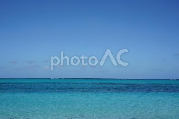 空と海の青一面の風景 青,海,空の写真素材