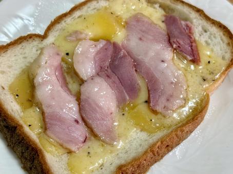 ベーコンチーズパン ベーコンチーズパンの写真