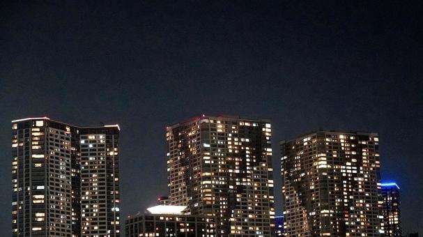 東京ベイエリアの夜のビル群 東京ベイエリアの夜のビル群の写真