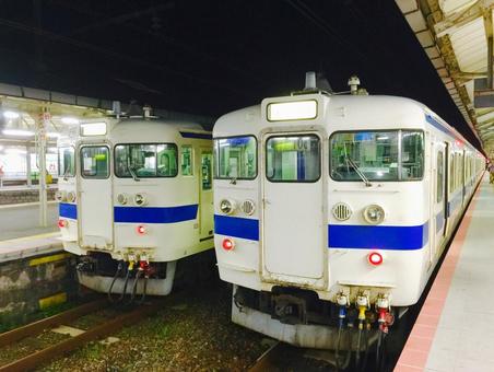 下関駅に停車中の電車 鉄道,山口,山口県の写真素材