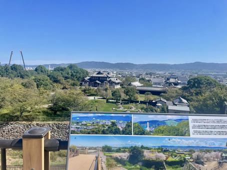 青空の下、展望台から望む郡山城跡と街並み 郡山城,城跡,展望台の写真素材