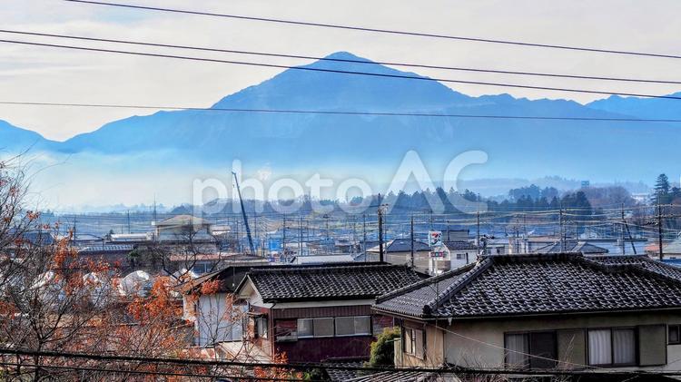 冬の聖神社から観た武甲山＆雲海（秩父市） 冬,武甲山,雲海の写真素材