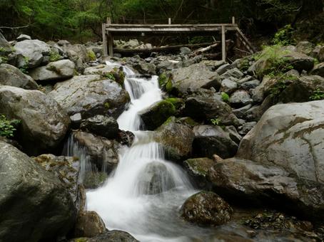 山伏の渓流の流れ 山伏の渓流の流れ 山伏,渓流,小川の写真素材