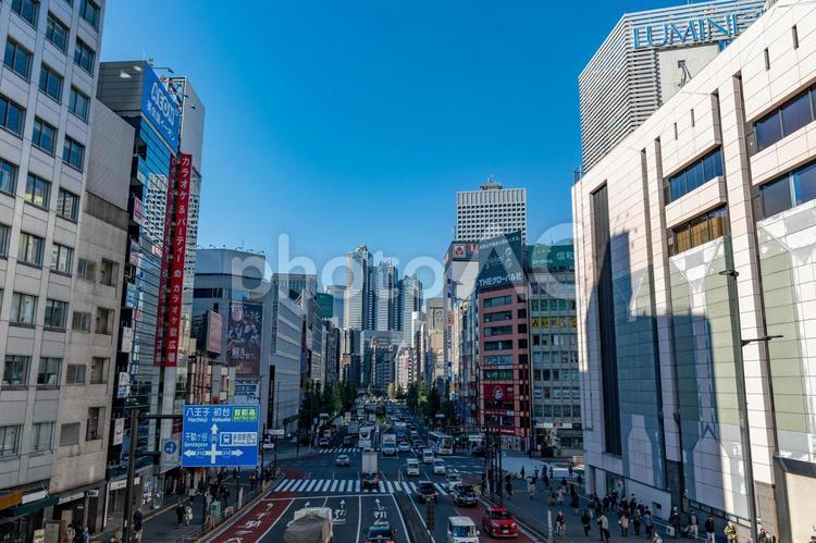 新宿駅南口からの風景 新宿,新宿駅,新宿駅南口の写真素材
