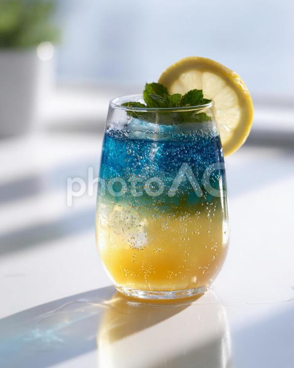 夏のひとときにぴったりの清涼ドリンク ドリンク,ノンアルコール,飲み物の写真素材
