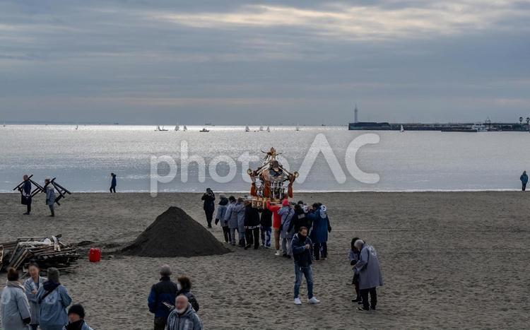 寒中神輿錬成大会2025年 寒中神輿錬成大会,片瀬海岸,お祭りの写真素材