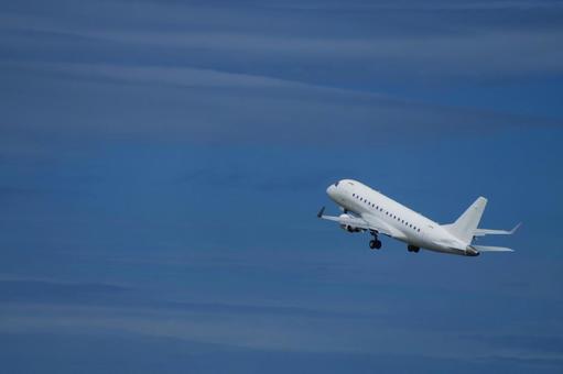 飛行機と青空 飛行機,青空,旅客機の写真素材