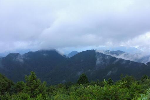 雨上がりの山8 雨上がりの山8の写真