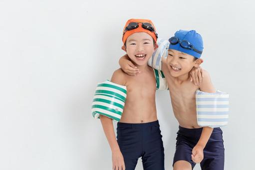 水着を着た男の子 水着を着た男の子 男の子,アームリング,スイミングの写真素材