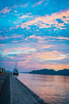 山口県　長門市の朝の海 山口県,長門市,早朝の写真素材