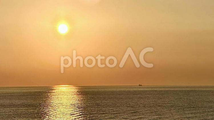 朝日 風景,海,きれいの写真素材